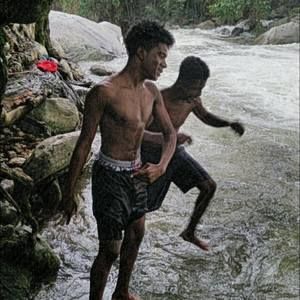 Meet your Posher, Victor